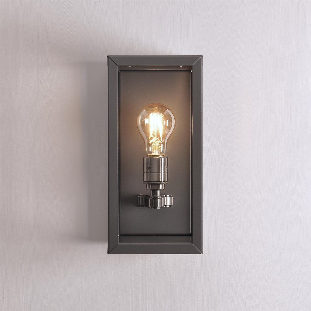 Chelsea British Box Light