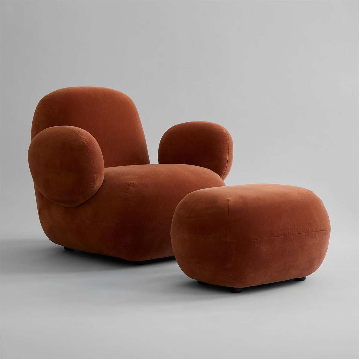 101 Copenhagen Toe Armchair Flat with Ottoman