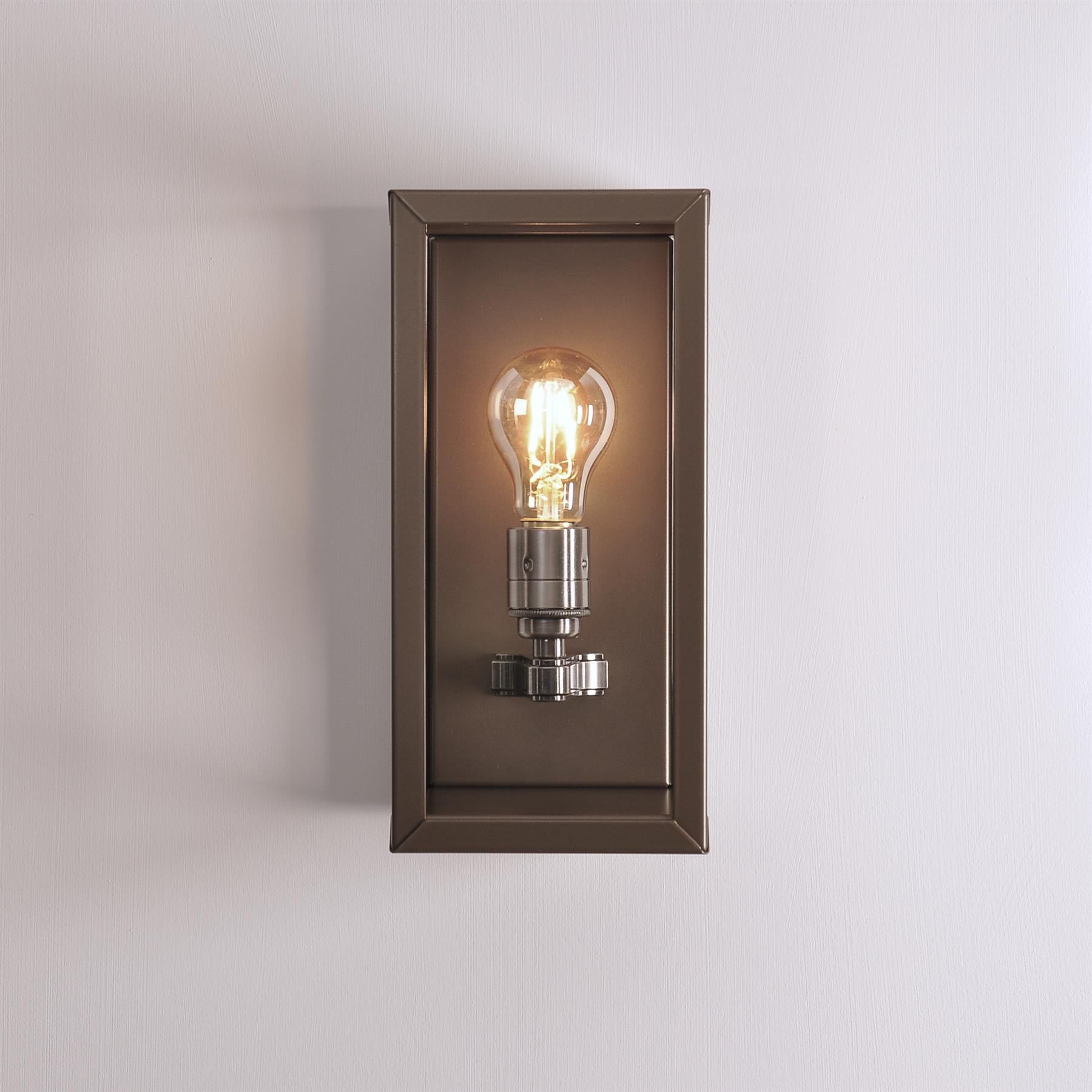 Chelsea British Box Light