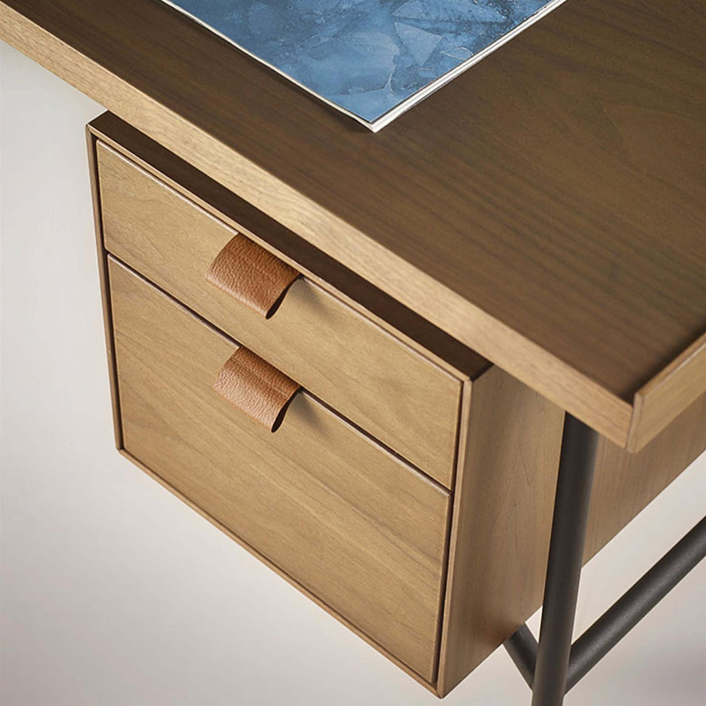 Treku Kutxa Desk, Walnut