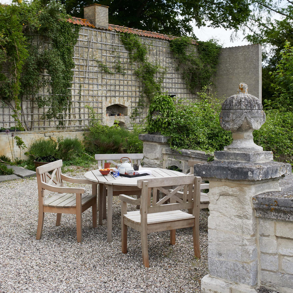 Fritz Hansen Drachmann Round Garden Dining Table