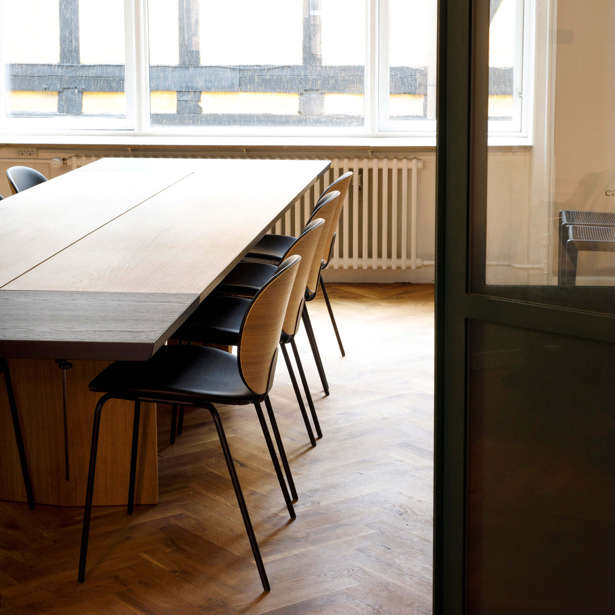 Bernstorffsminde Moku Ita Table