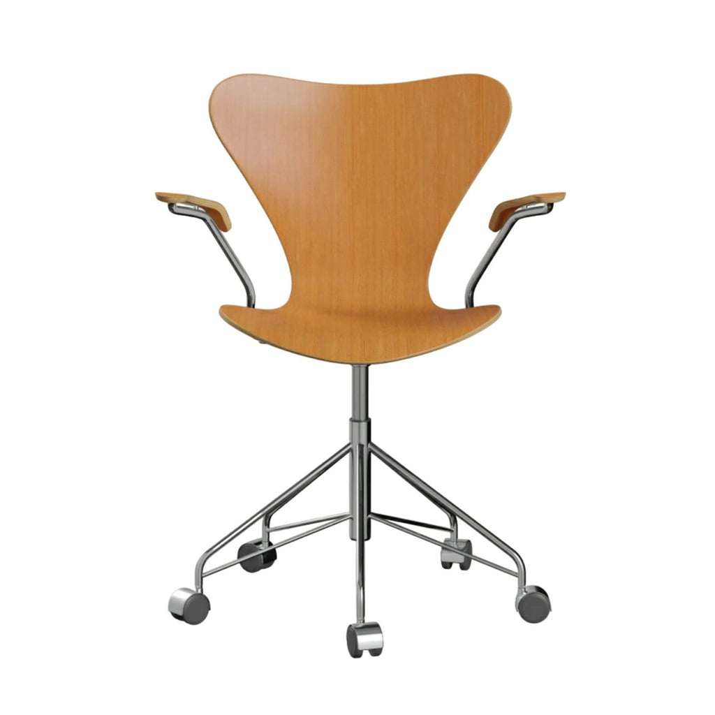 Fritz Hansen Series 7 Swivel Armchair